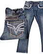 Jeans corte bota en azul medio para caballero con bordado detallado en el bolsillo trasero y costuras en contraste