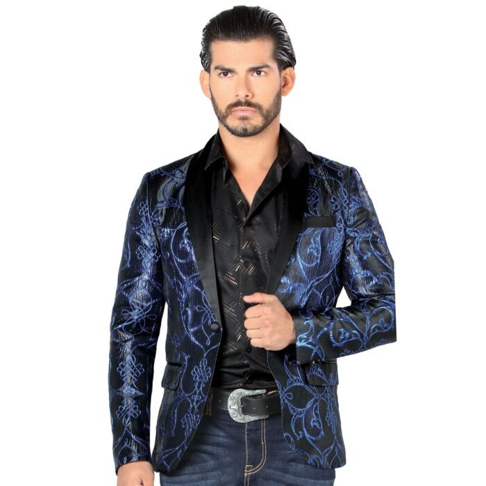 Hombre joven con barva rala luciendo saco color negro con azul rey y camisa color negra.