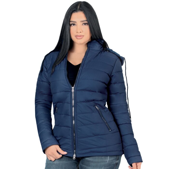 Mujer Latina Luciendo Chamarra Color Azul Marino Con Cremallera Y Capucha Removible