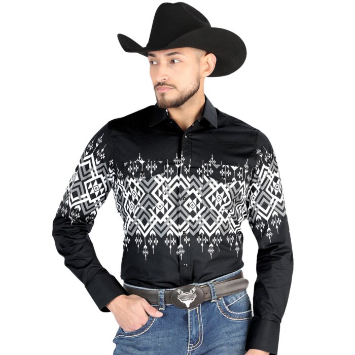 Hombre usando una camisa Western negra con patrones geométricos llamativos y cierre de botones de presión, opción para niños disponible.