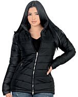 Mujer Latina Luciendo Chamarra Color Negro Con Cremallera Y Capucha Removible