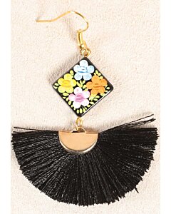 Aretes Artesanales Cuadrito Hilo De Seda Negro 602183