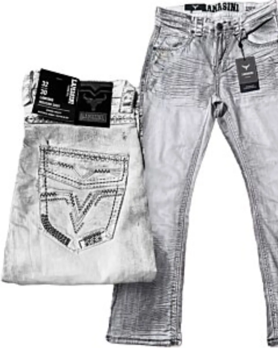Jeans blanco modern boot cut para caballero con bolsillos bordados y detalles sutiles de desgaste de Lamasini.