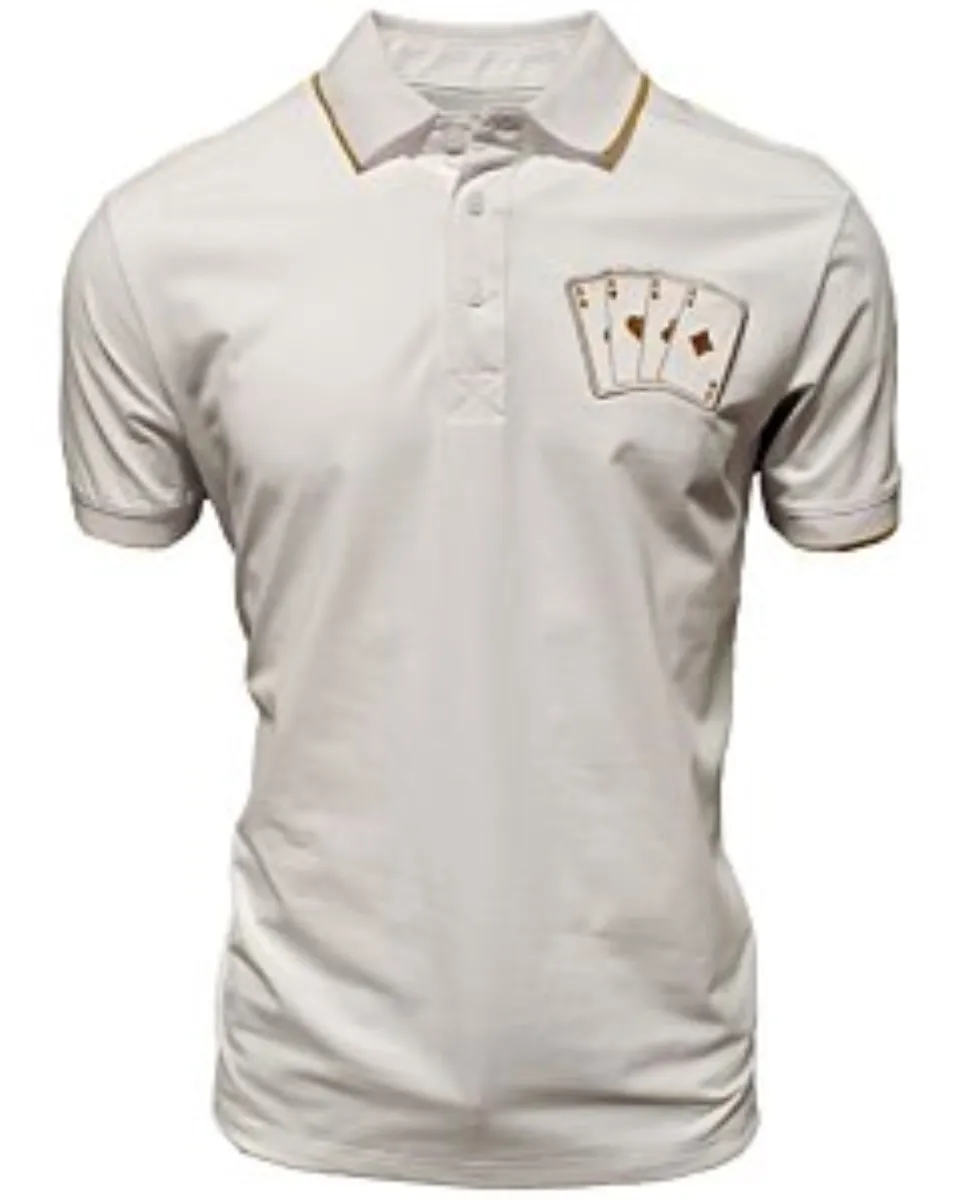 Polo blanco para caballero con bordado de "Póker de Ases" en el pecho. Cuello clásico con detalles en contraste.