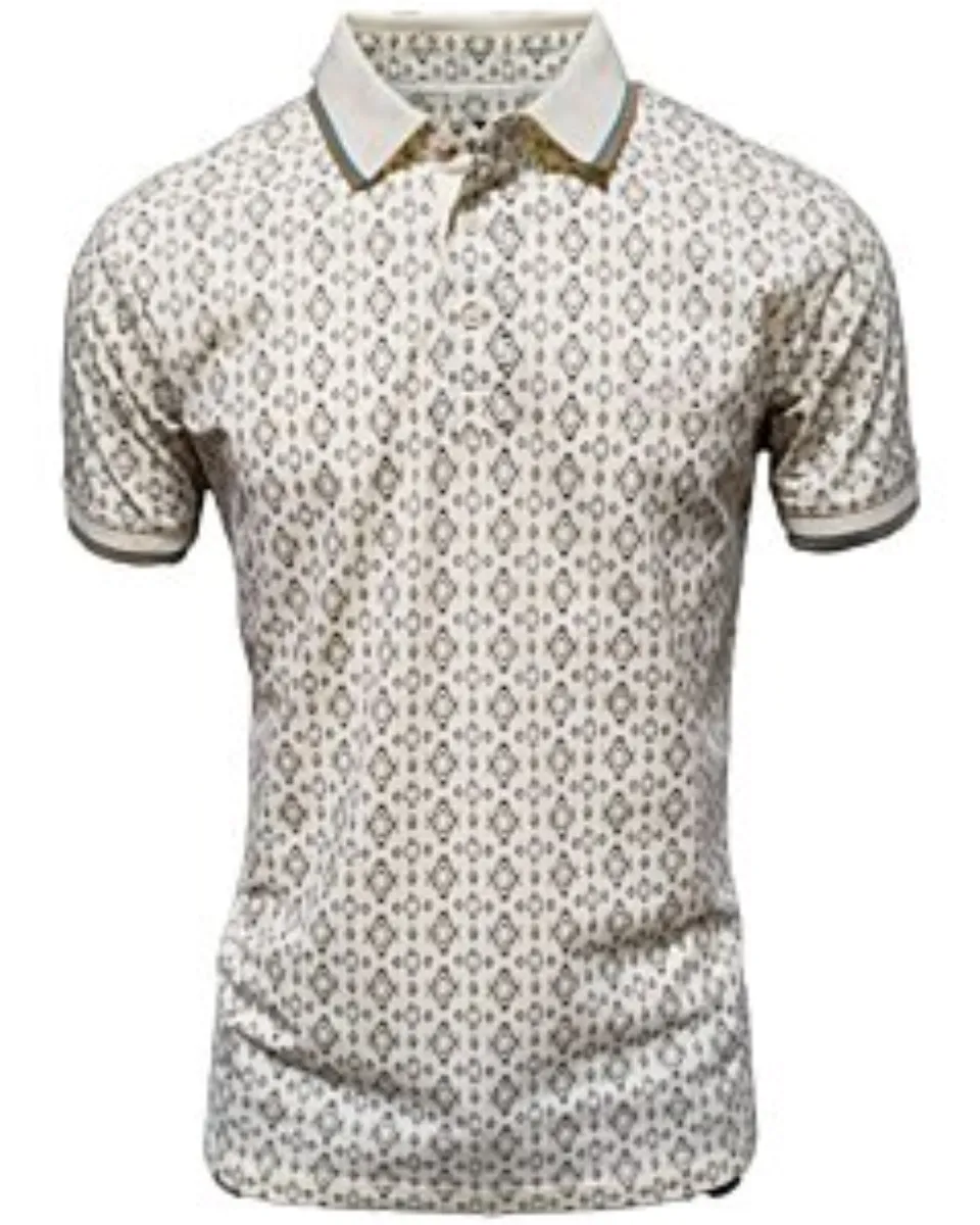 Polo beige para caballero con un elegante patrón geométrico en tonos tierra. Cuello clásico con detalles en contraste.