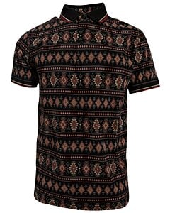 Polo negro para caballero Lamasini 28222 con estampado geométrico de inspiración Western y detalles en tonos tierra.