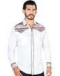 Hombre joven luciendo camisa manga larga bordada color Blanco.