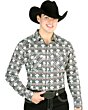 Hombre sonriendo con camisa Southwestern verde con patrones tribales y un sombrero vaquero