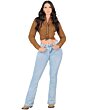 Vista de cuerpo completo de mujer usando Pantalón Vaquero Danesi D843 Light Blue Boot Cut para Mujer