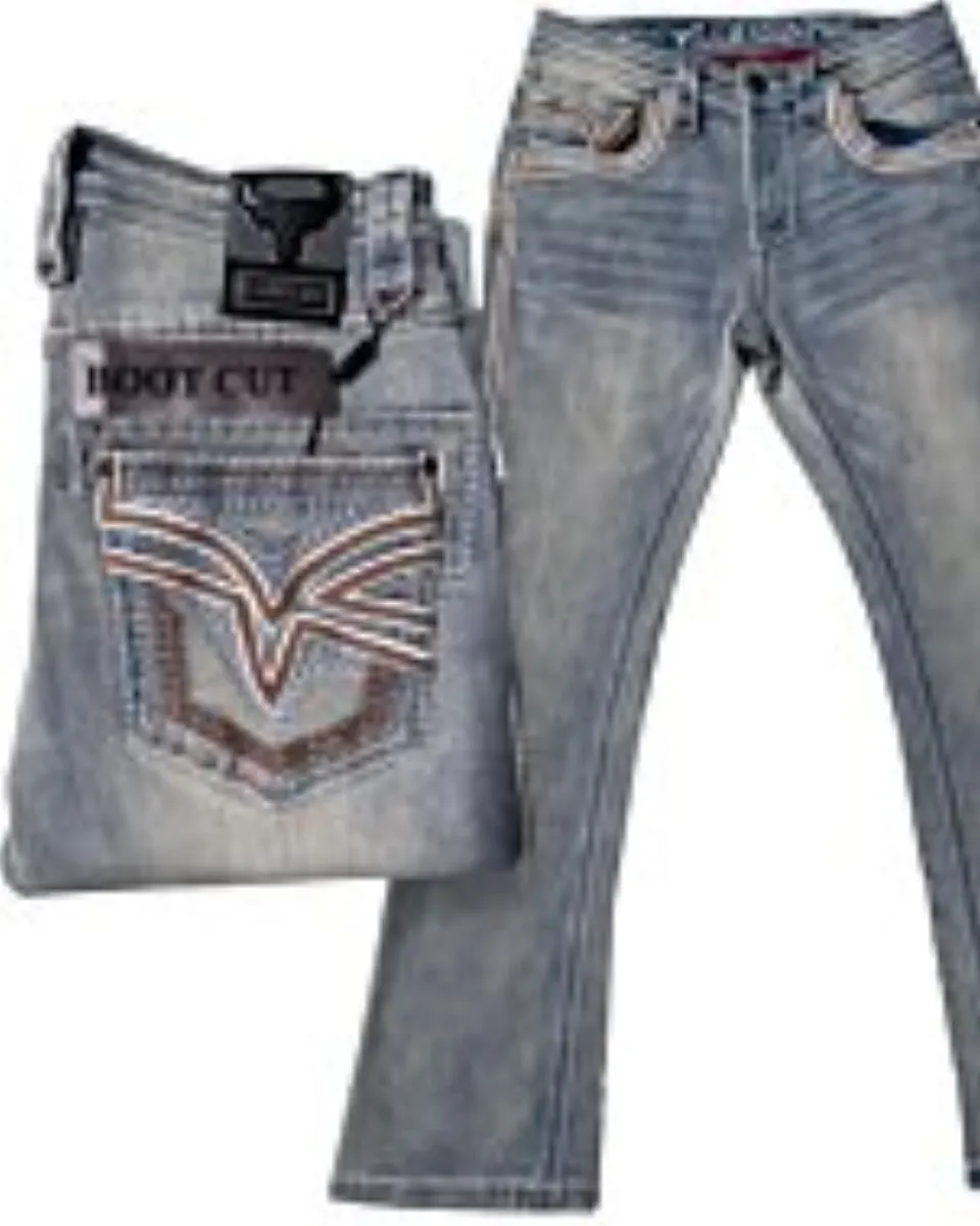 Jeans corte bota en azul claro para caballero con bordado detallado y costuras en contraste