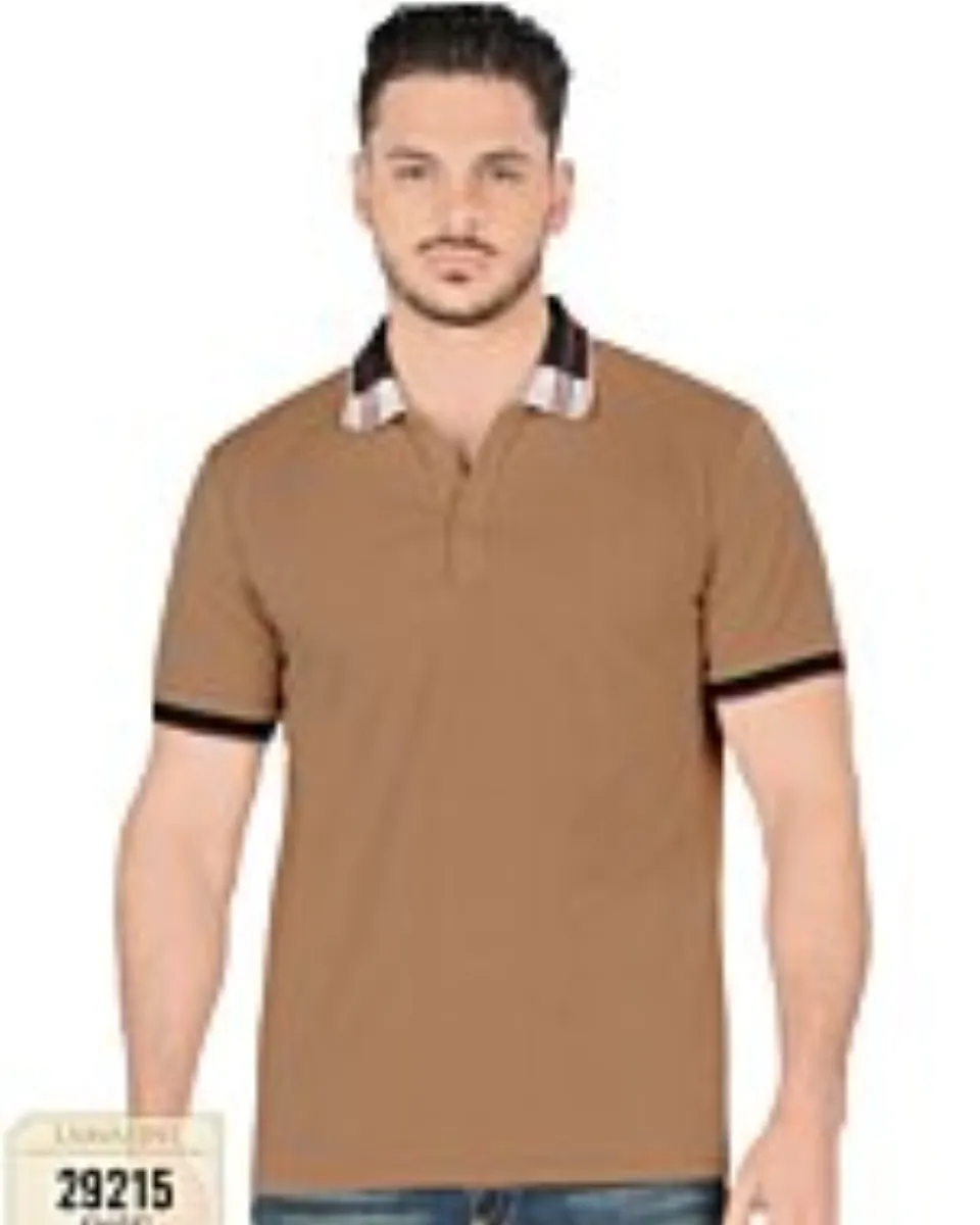 Playera Lisa Color Khaki Con Diseño En Cuello Lamasini 29215